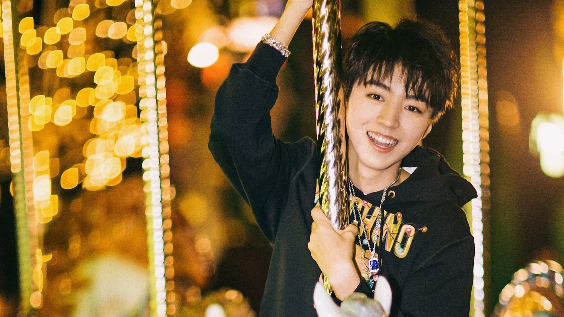 破落王座上，卡马文加扛起一座孤岛