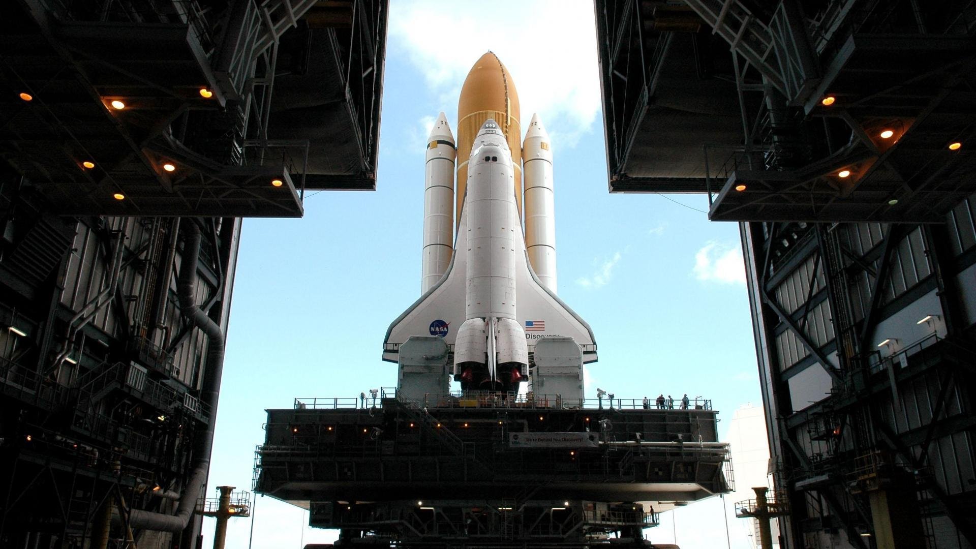 底特律的雪，岭南的盛夏，当活塞掀翻广东队，哈利伯顿统治全场