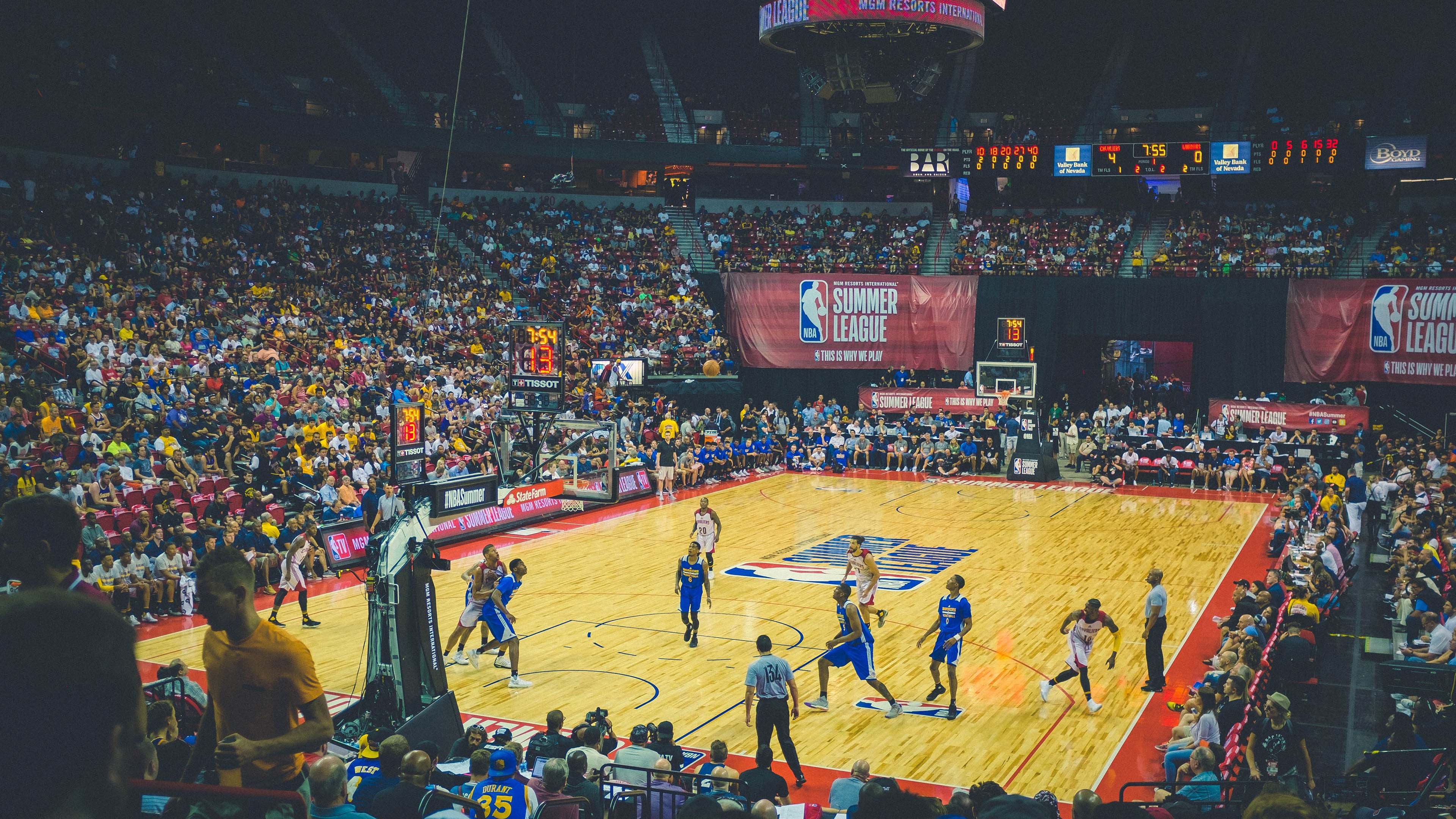 跨界审判夜,当浙江队的战术板撞上活塞铁壁,浓眉如何定义统治新维度?