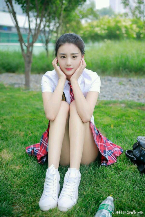 霍勒迪关键防守锁死广东,马刺团队篮球展现强势统治