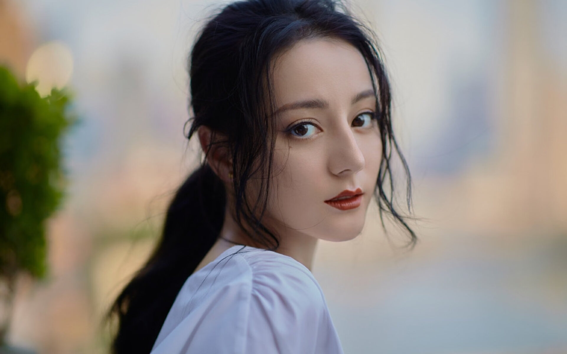 我们先来构思标题,然后展开文章