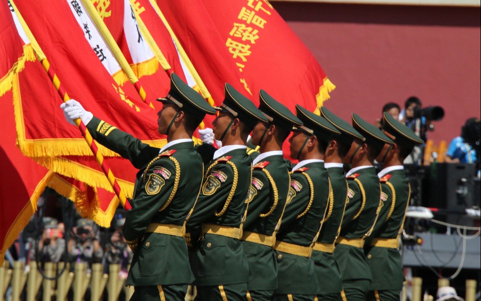 铁血绿洲，当伊拉克战车碾过罗马尼亚，B费在漫天黄沙中完成致命一击